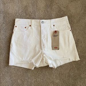 Levi’s high-rise shorts white NWT